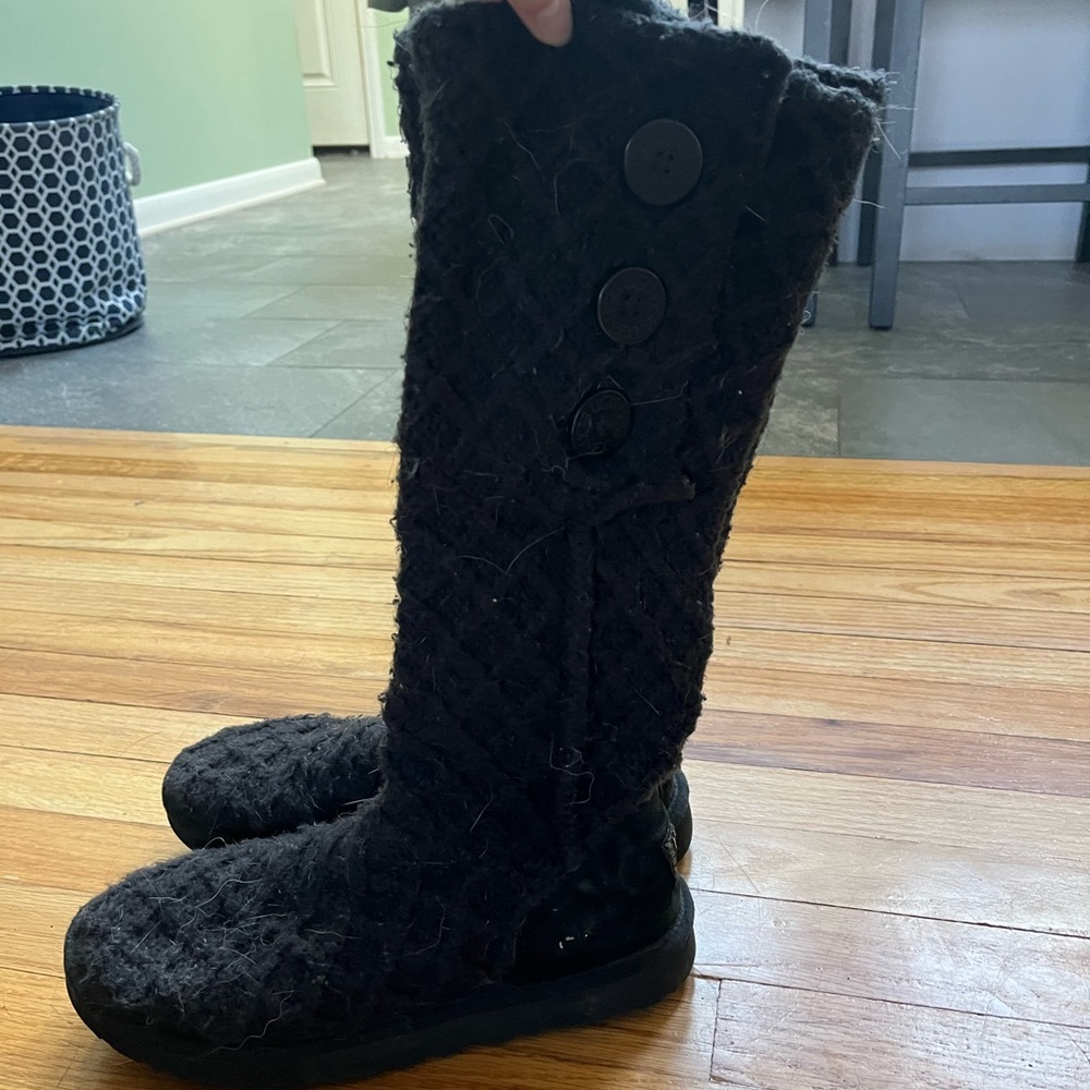 Classic cardi cable knit triple button black Uggs